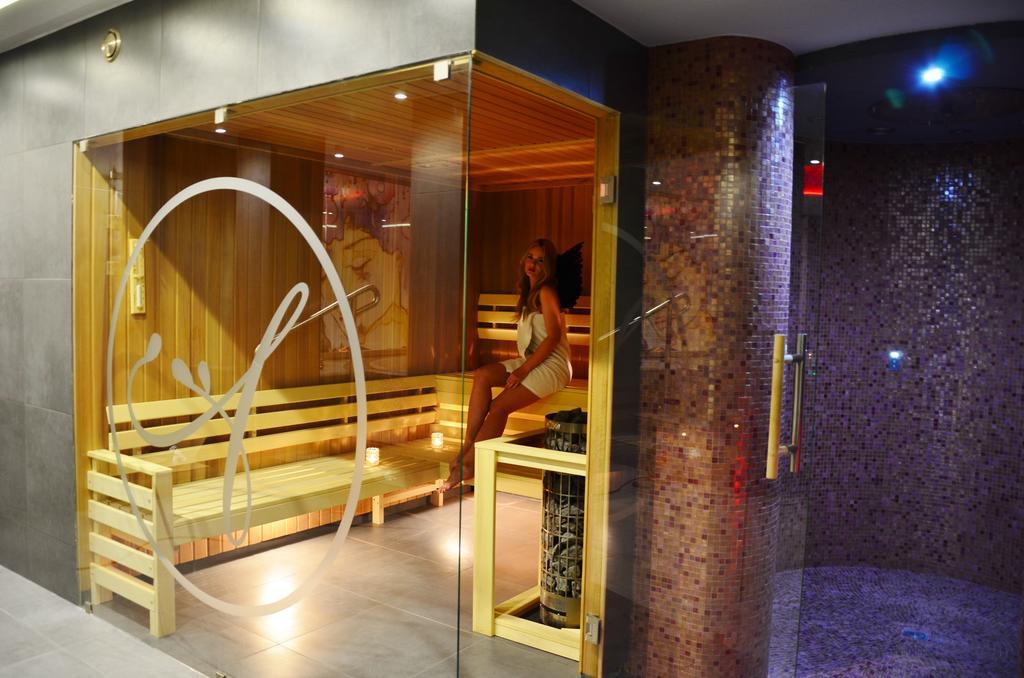 Hotel Azalia & Spa Niepołomice Exteriör bild