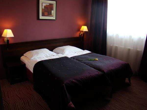 Hotel Azalia & Spa Niepołomice Exteriör bild